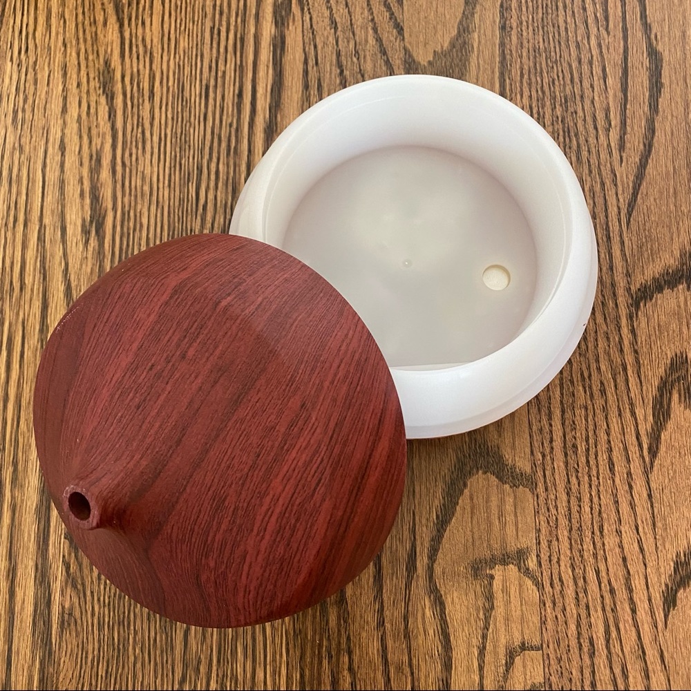 Essential Oil Diffuser - Picture 3 of 5